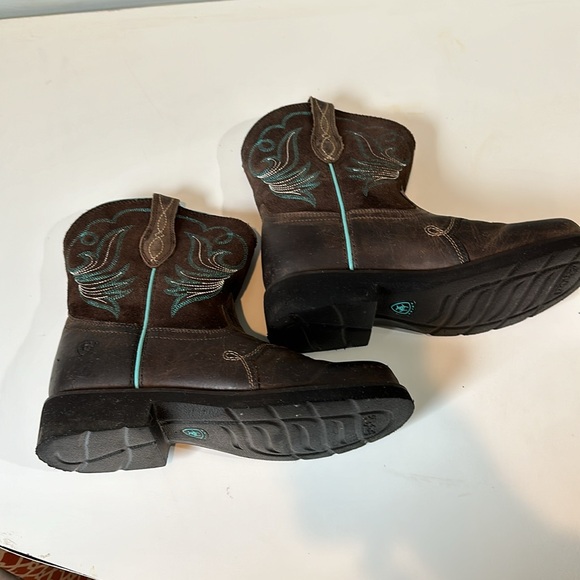 Ariat cowboy boots size 5 - Picture 2 of 6